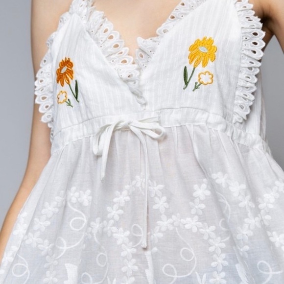 Happiness In Bloom Top 🌻🌻 - Picture 5 of 9